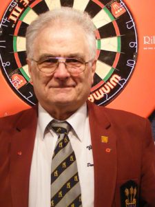 Jim Gilfoyle and Brian Johnson recieving a cheque for £120 off Teams from Coundon League (2)